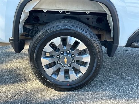 Used 2024 Chevrolet Silverado 2500 Custom w/ Custom Convenience Package image 17