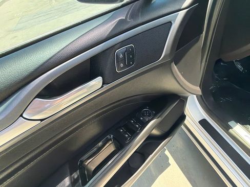 Used 2016 Ford Fusion Titanium FWD image 21