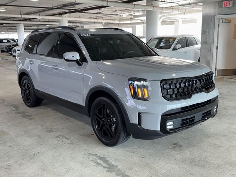 Used 2025 Kia Telluride SX Prestige X-Line AWD/4WD image 2