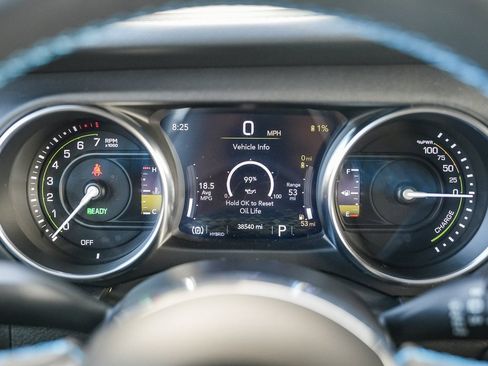 Used 2023 Jeep Wrangler Unlimited Rubicon 4xe w/ Steel Bumper Group image 21