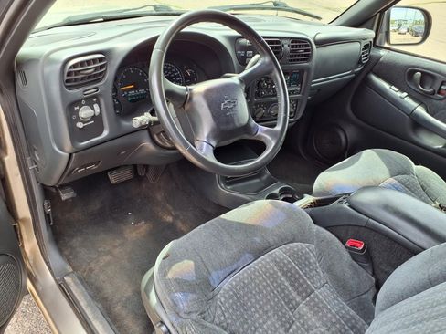 Used 2000 Chevrolet Blazer LS w/ LS Preferred Equipment Group AWD/4WD image 17