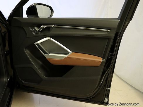 Used 2020 Audi Q3 2.0T Premium w/ Convenience Package image 31