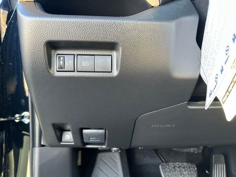 Used 2025 Toyota RAV4 XLE image 18