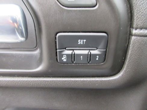 Certified 2022 Chevrolet Silverado 3500 LTZ w/ LTZ Convenience Package image 26