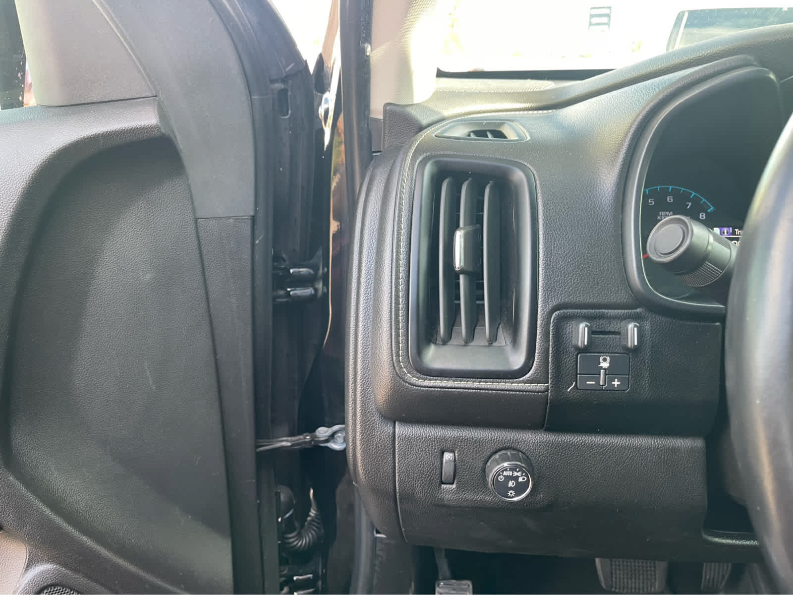 Used 2017 GMC Canyon Denali RWD image 14
