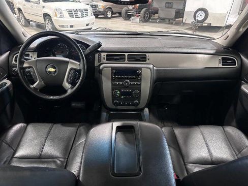 Used 2012 Chevrolet Avalanche LT image 22