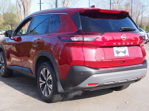 Used 2023 Nissan Rogue SV w/ SV Premium B Package image 5