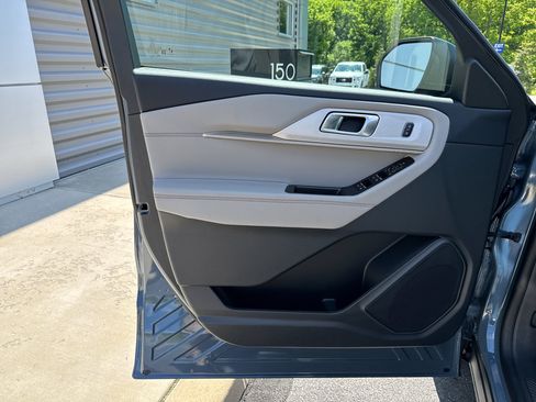 New 2026 Ford Explorer Active w/ Active Comfort Package AWD/4WD image 25