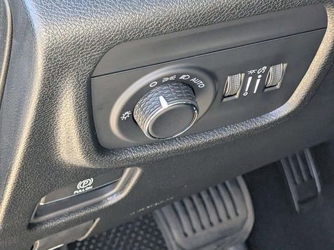 New 2025 Jeep Grand Cherokee Altitude image 23