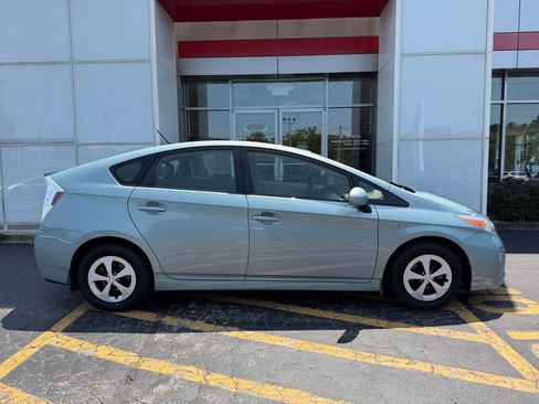 Used 2014 Toyota Prius Four FWD image 4