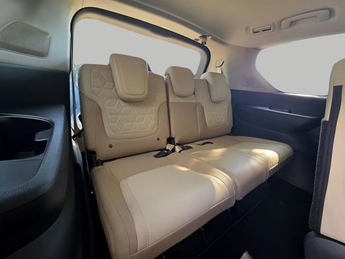 New 2026 Nissan Armada Platinum image 12