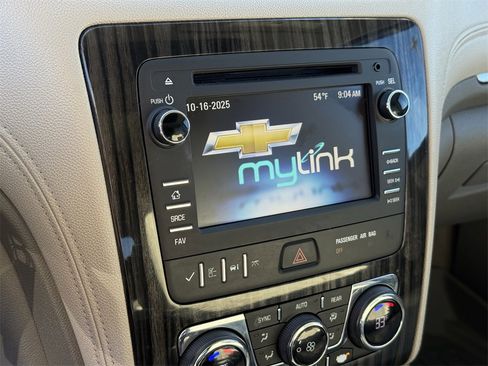 Used 2014 Chevrolet Traverse LT image 23