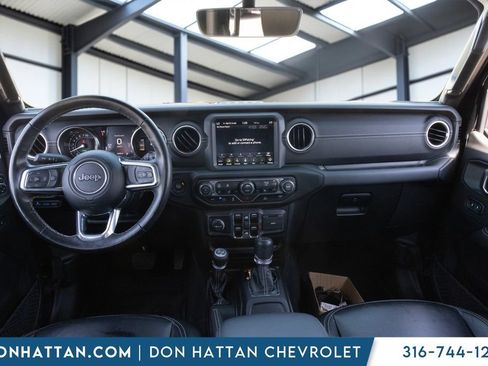 Used 2022 Jeep Wrangler Unlimited Sahara w/ Cold Weather Group AWD/4WD image 5