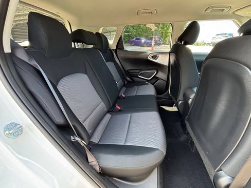 Used 2025 Kia Soul LX w/ LX Technology Package FWD image 34