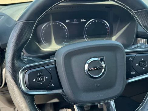 Used 2021 Volvo XC40 T5 R-Design w/ Climate Package image 20