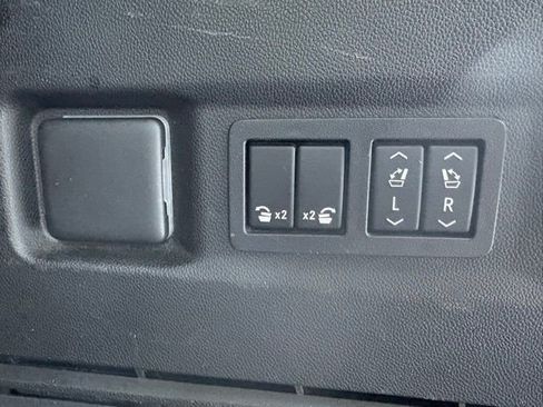 Used 2021 GMC Yukon AT4 w/ Rear Media and Nav Package image 8