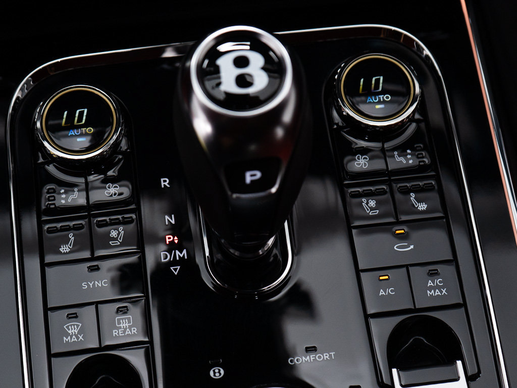 Certified 2025 Bentley Flying Spur Plug-In Hybrid AWD/4WD image 35