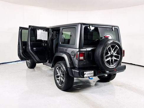Used 2024 Jeep Wrangler Unlimited AWD/4WD image 24