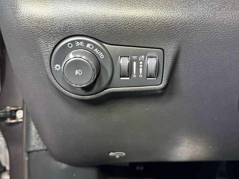 Used 2023 Jeep Compass Limited AWD/4WD image 23