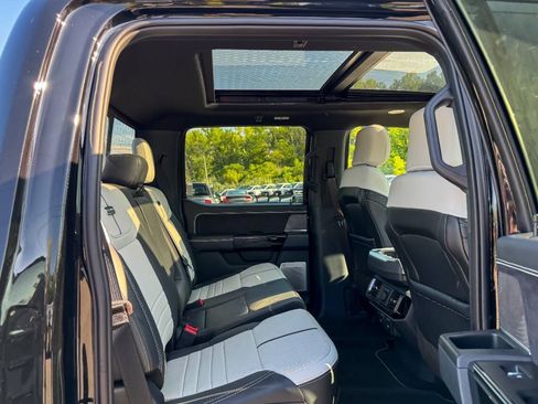 Used 2023 Ford F150 Lightning Platinum AWD/4WD image 18