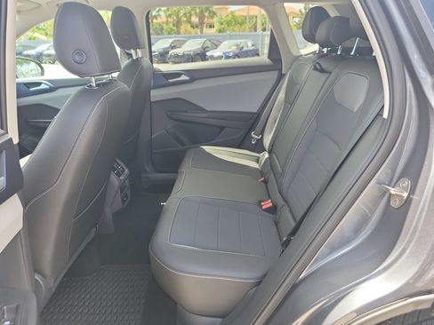 Certified 2024 Volkswagen Taos SE w/ Panoramic Sunroof Package FWD image 15