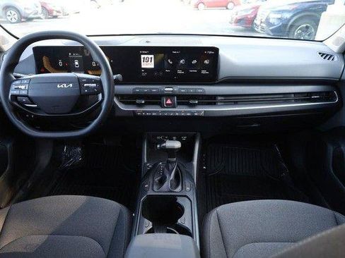 Used 2025 Kia K4 FWD image 22