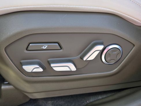 Used 2025 Hyundai Santa Fe Calligraphy FWD image 23
