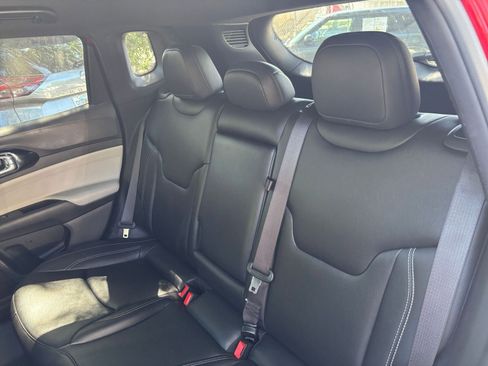 Used 2025 Jeep Compass Limited image 37