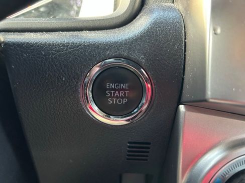 Used 2021 Toyota 4Runner Limited AWD/4WD image 31