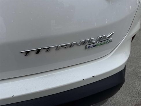 Used 2019 Ford Edge Titanium w/ Equipment Group 301A image 4