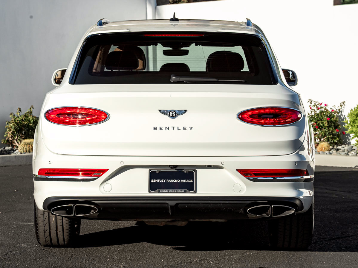 Used 2023 Bentley Bentayga AWD/4WD image 13