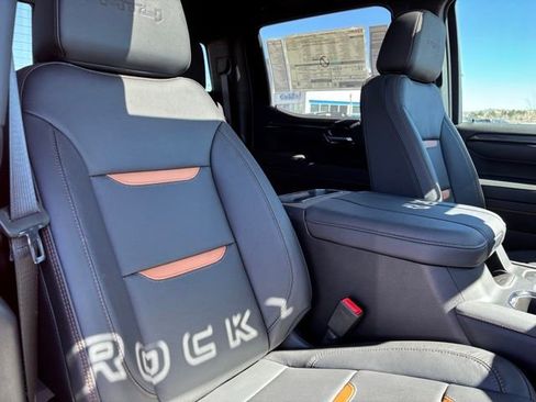 New 2025 GMC Sierra 1500 AT4 w/ AT4 Premium Package AWD/4WD image 25