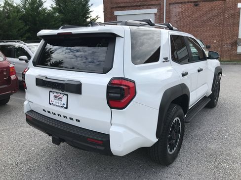 Certified 2026 Toyota 4Runner TRD Off-Road Premium AWD/4WD image 8
