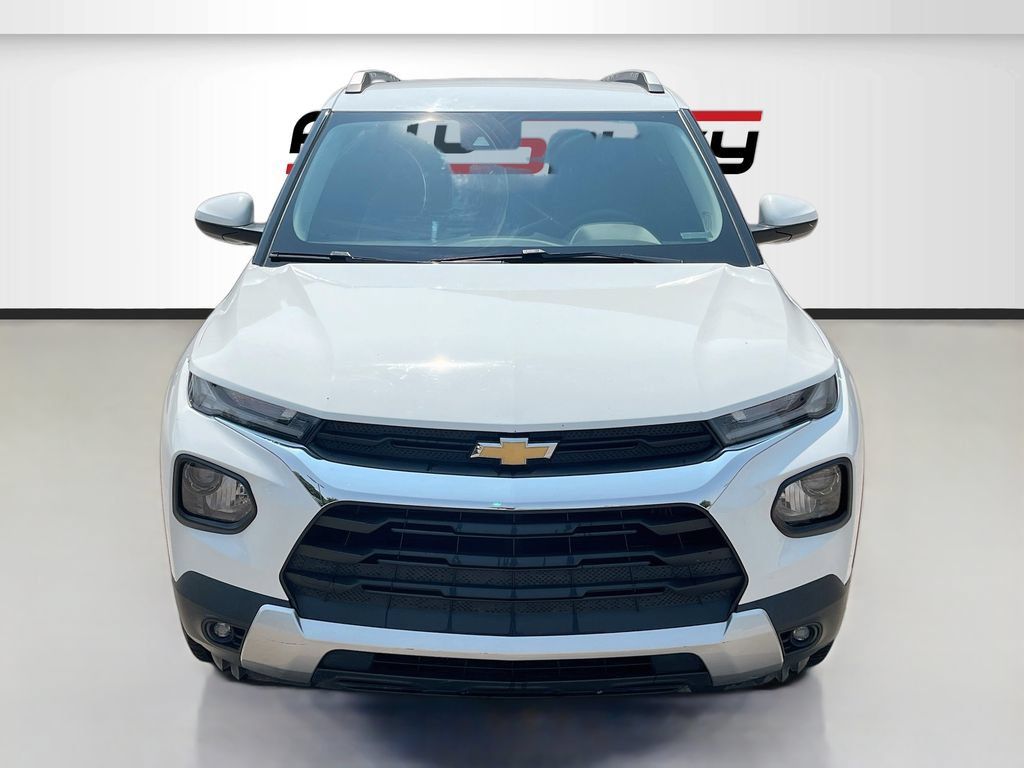 Used 2021 Chevrolet TrailBlazer LT AWD/4WD image 2