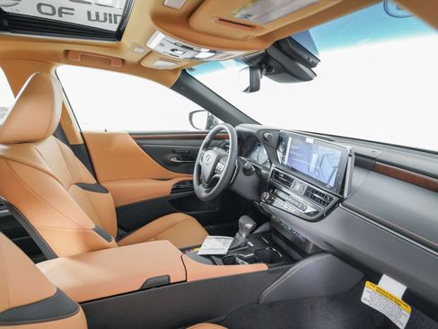 New 2025 Lexus ES 350 w/ Premium Package image 18