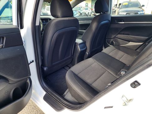 Used 2019 Hyundai Elantra SE w/ Cargo Package image 18