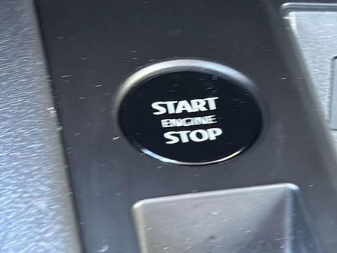 Certified 2025 Nissan Kicks SV image 18