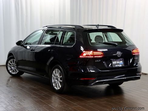 Used 2019 Volkswagen Golf S image 9
