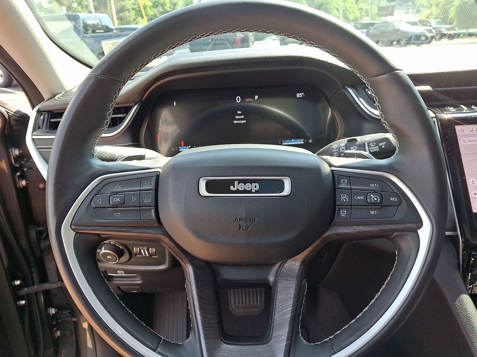 Used 2022 Jeep Grand Cherokee Limited AWD/4WD image 21