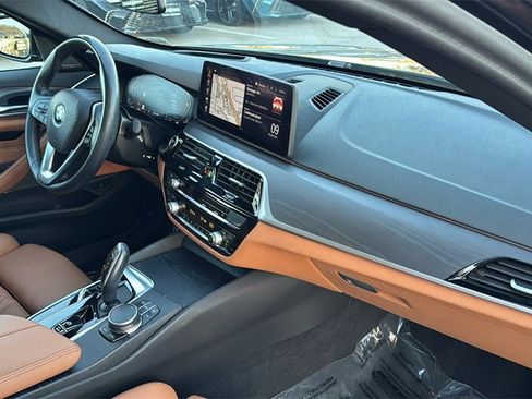 Used 2023 BMW 540i w/ Premium Package image 44