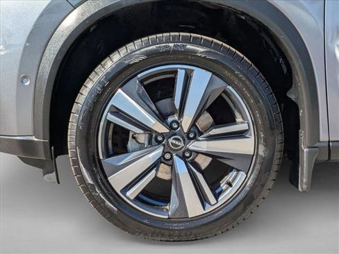 Used 2023 Nissan Rogue SL w/ SL Premium Package image 23