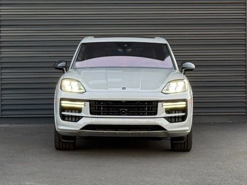 New 2025 Porsche Cayenne Turbo AWD/4WD image 10