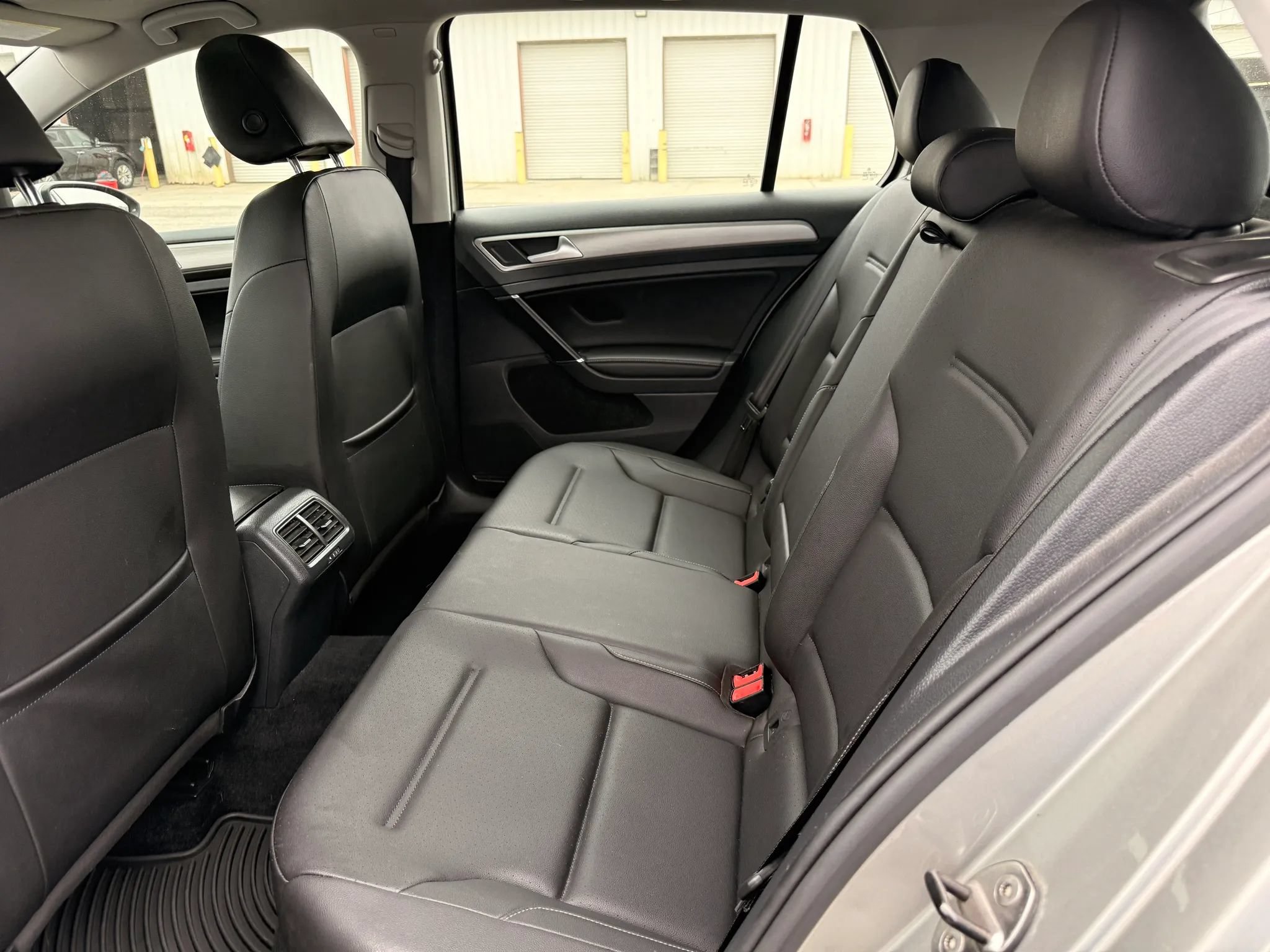 Used 2017 Volkswagen Golf Wolfsburg Edition FWD image 21