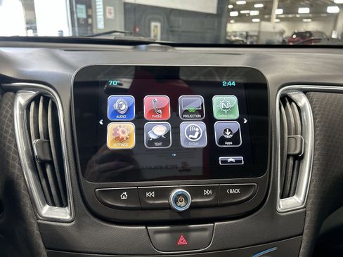 Used 2018 Chevrolet Malibu LT FWD image 13