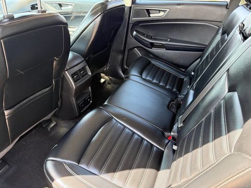 Used 2019 Ford Edge SEL w/ Equipment Group 201A AWD/4WD image 11