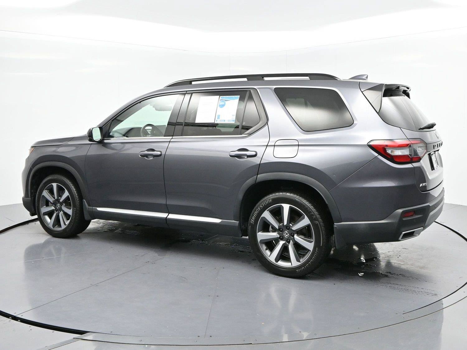 Used 2024 Honda Pilot Touring image 5