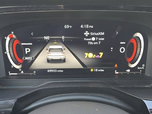 Used 2023 Nissan Pathfinder Platinum image 10