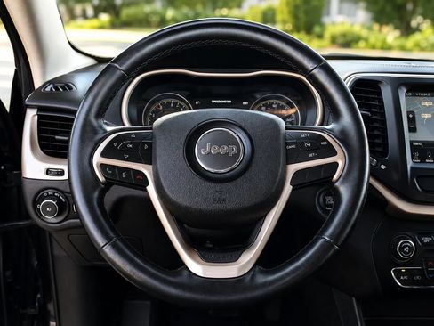 Used 2016 Jeep Cherokee Limited AWD/4WD image 12