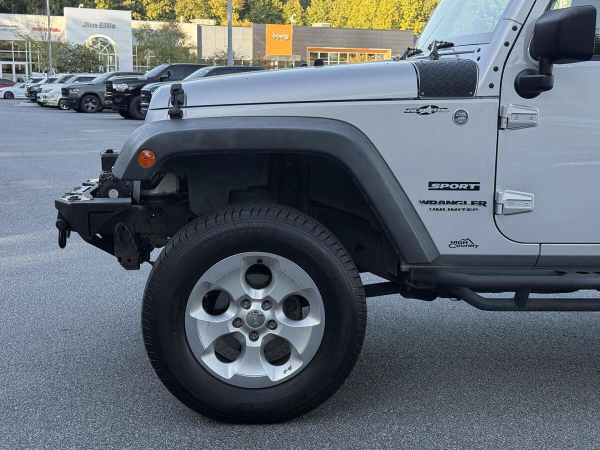 Used 2012 Jeep Wrangler Unlimited Sport AWD/4WD image 11