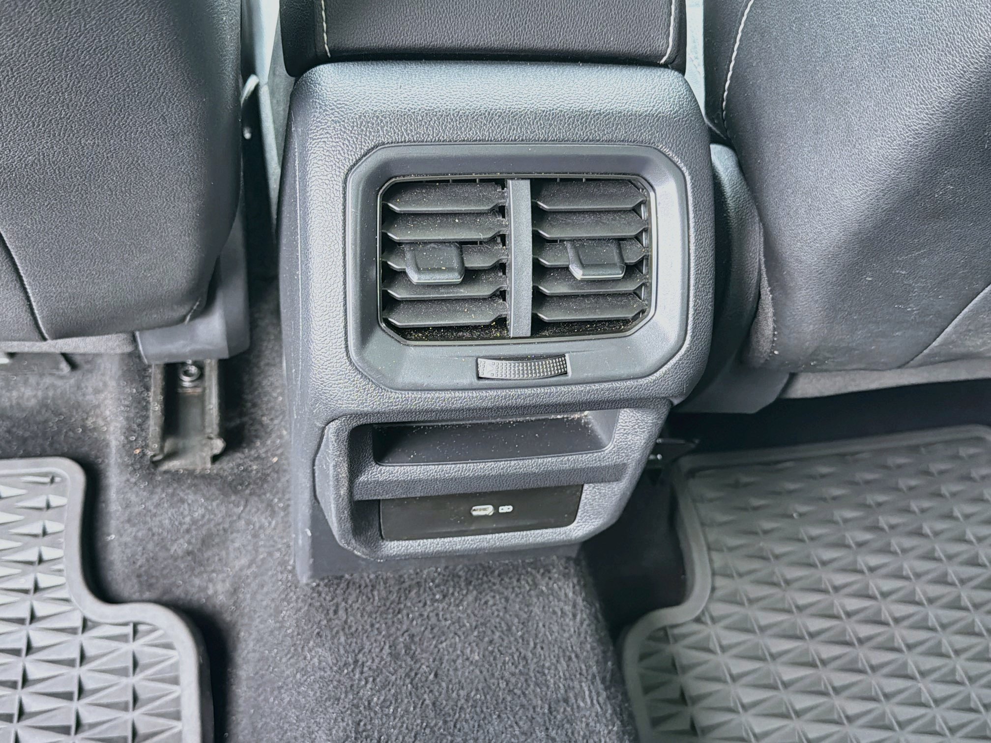 Used 2022 Volkswagen Taos SEL w/ Panoramic Sunroof Package FWD image 19